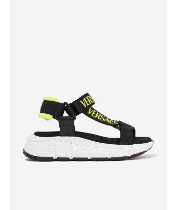 Versace Kids Logo Strap Sandals in Black Dans la société mordern