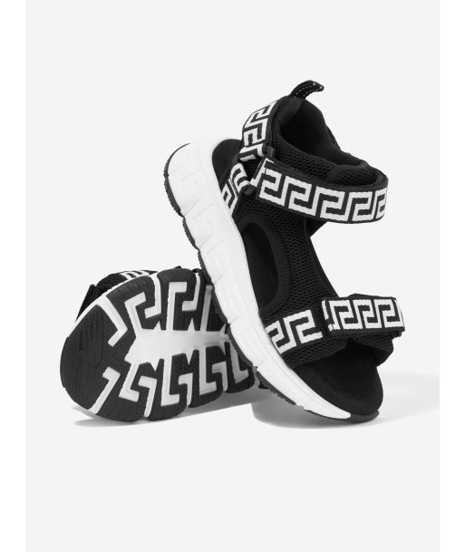 Versace Kids Greca Strap Sandals in Black est présent 