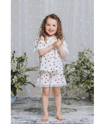 Amiki Children Girls Silk Demi Strawberries Short Pyjama Set in White plus qu'un jeu 